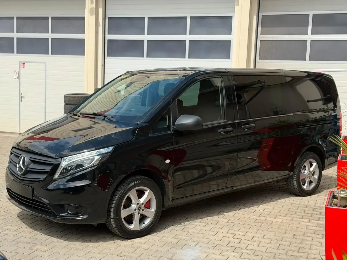 Gebraucht Mercedes Vito 160 PS (117 kW) 2021 Schwarz Van