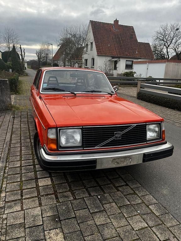 Orange Gebraucht 1979 Volvo 244 Limousine | 11.400 € - Bild 1/4