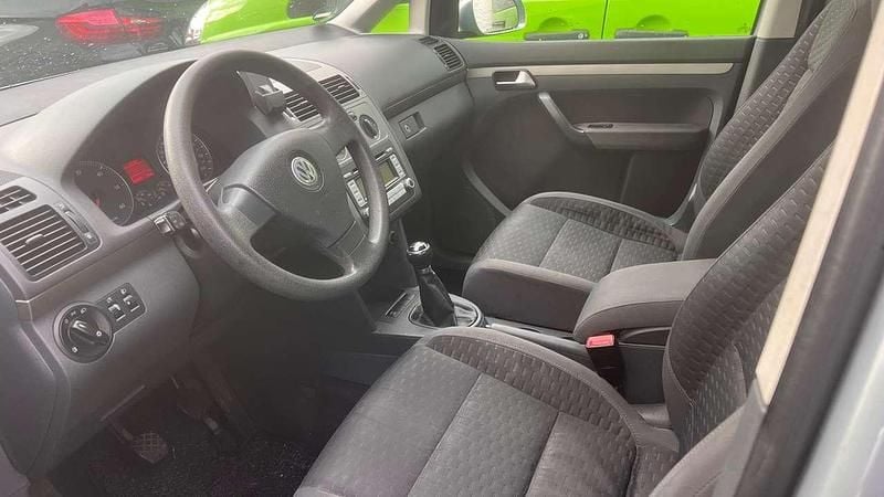 Gebraucht VW Touran Trendline 140 PS (102 kW) 2007 Reflexsilber metallic Van / Kleinbus