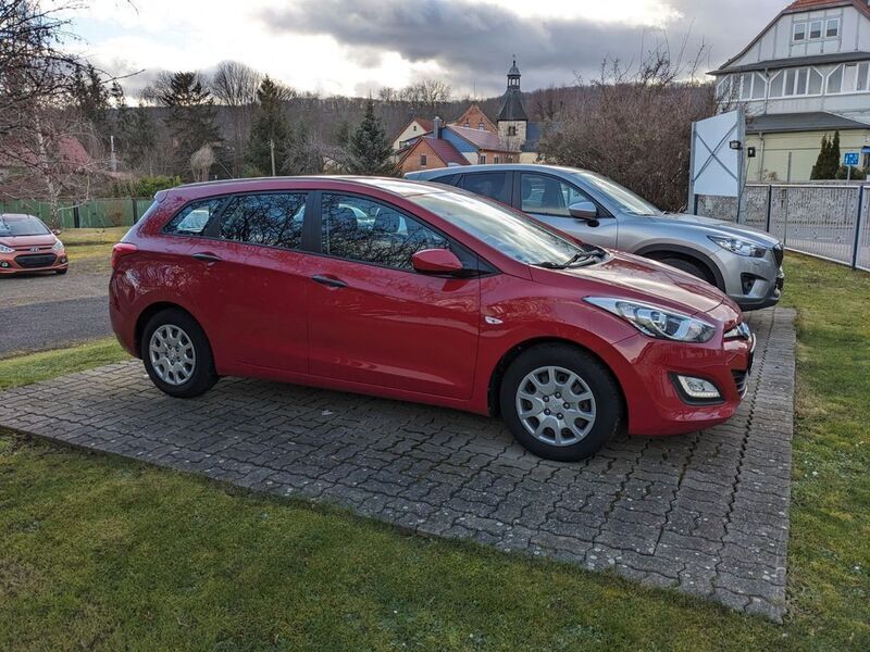 Rot Gebraucht 2014 Hyundai i30 Classic Kombi | 7.200 € (Fairer Preis) - Bild 1/4
