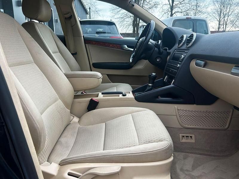 Gebraucht Audi A3 Ambiente 140 PS (102 kW) 2009 Blau Kleinwagen