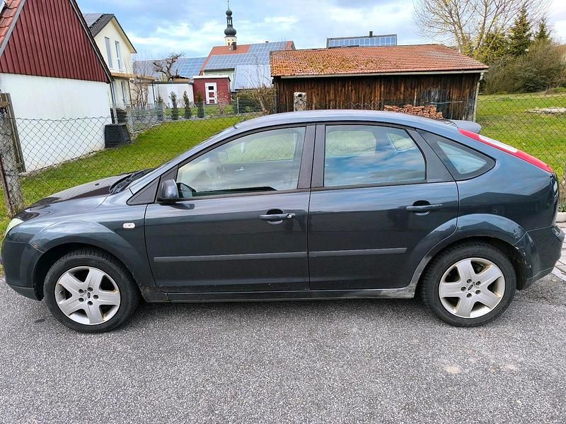 Gebraucht Ford Focus 100 PS (73 kW) 2007 Limousine