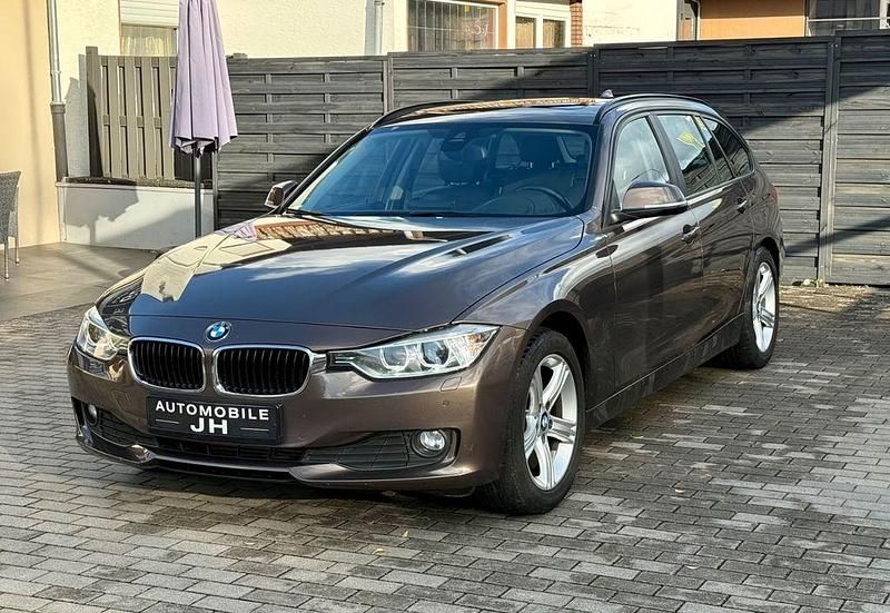 Braun Gebraucht 2014 BMW 320 Sport Line Limousine | 10.900 € (Superpreis) - Bild 1/4