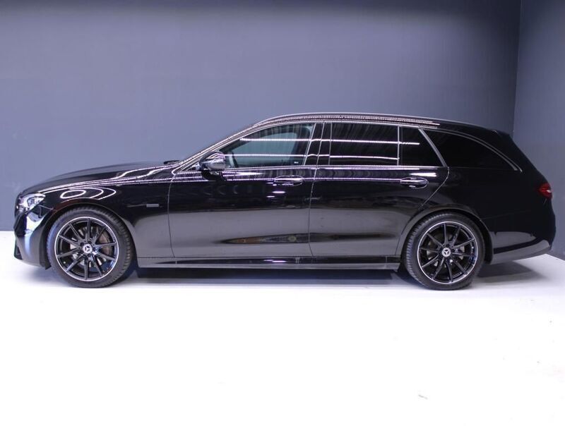 Gebraucht Mercedes E220 AMG 200 PS (147 kW) 2023 Unilack schwarz Kombi
