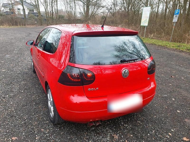 Gebraucht VW Golf V 102 PS (75 kW) 2008 Rot Kleinwagen