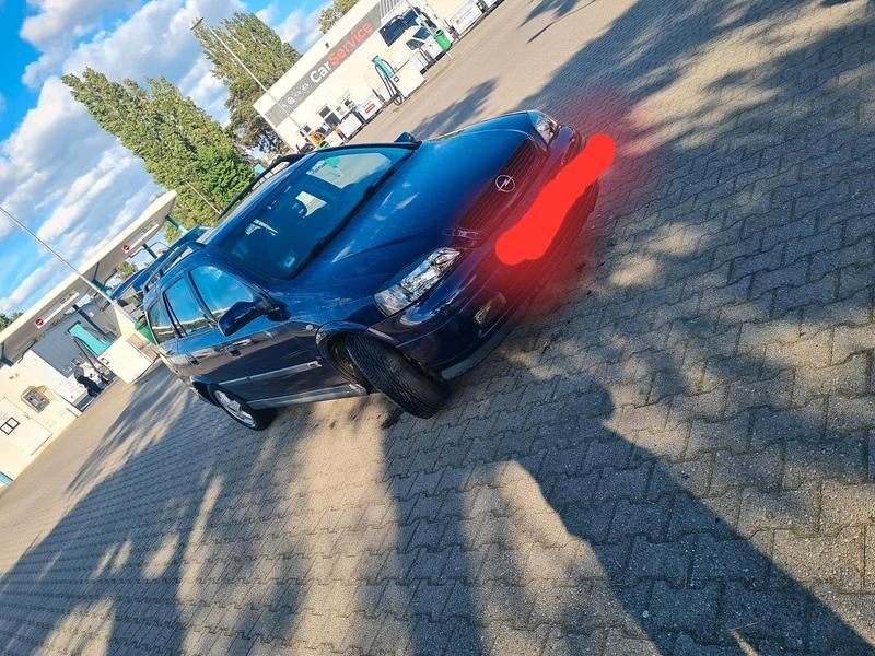 Usata Opel Astra 101 CV (74 kW) 2000 Blu Station wagon