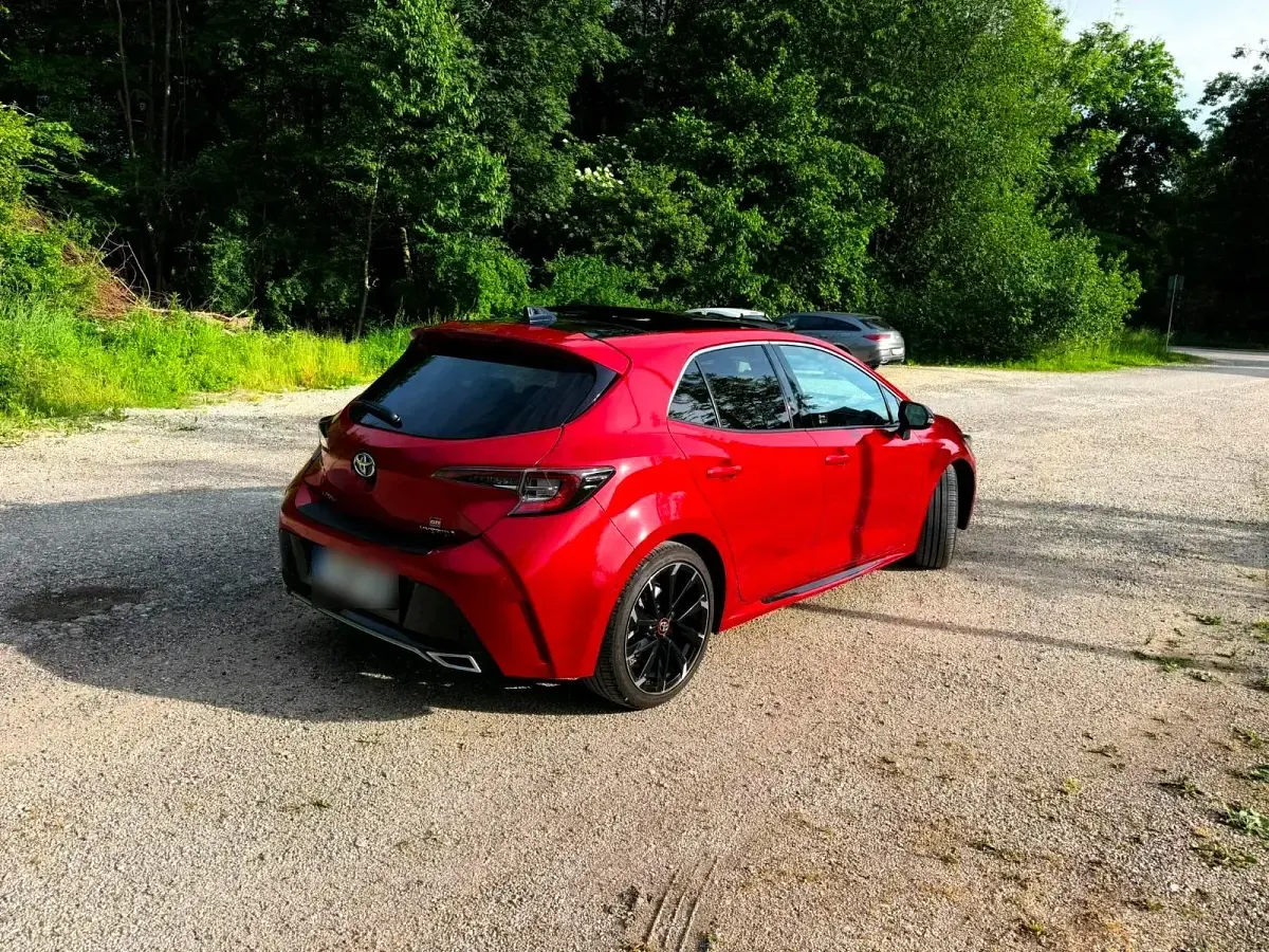 Gebraucht Toyota Corolla Sport 184 PS (135 kW) 2022 Rot Limousine