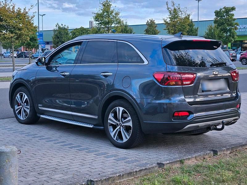 Grau Gebraucht 2018 Kia Sorento GT-Line SUV | 23.000 € (Fairer Preis) - Bild 1/4