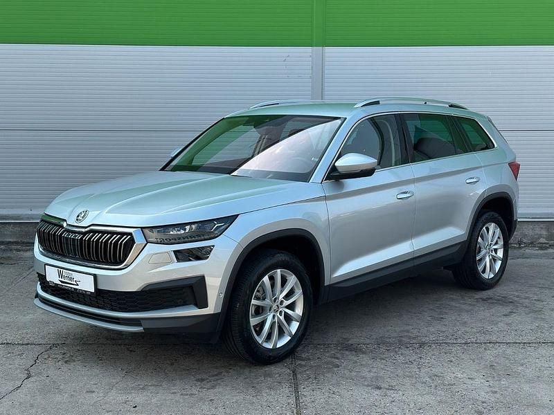 Silber Gebraucht 2024 Skoda Kodiaq Exclusive SUV | 42.730 € (Superpreis) - Bild 1/2