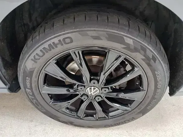 Gebraucht VW Multivan Style 150 PS (110 kW) 2025 Pure grey Van / Kleinbus