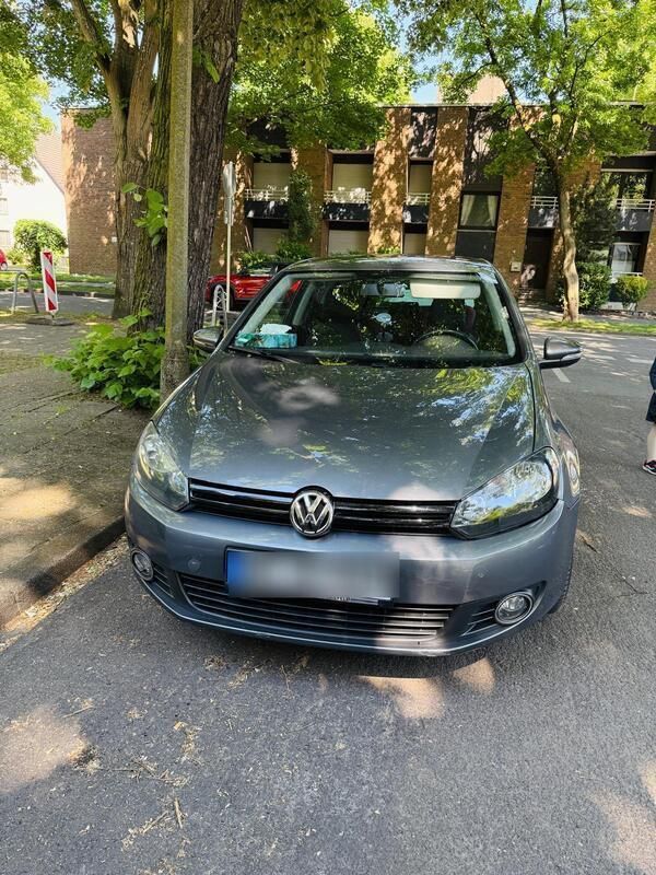 Silber Gebraucht 2010 VW Golf VI Kleinwagen | 3.600 € (Fairer Preis) - Bild 1/4