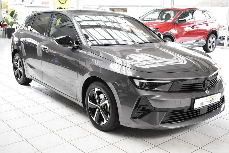 Gebraucht Opel Astra 131 PS (96 kW) 2025 Grau vulkan grau met. Limousine