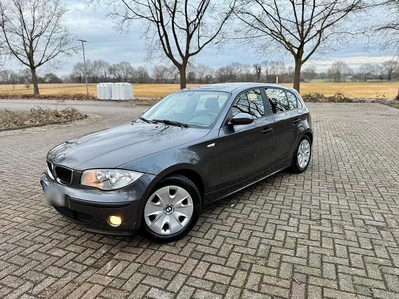 Gebraucht BMW 118 122 PS (89 kW) 2005 Grau Kleinwagen