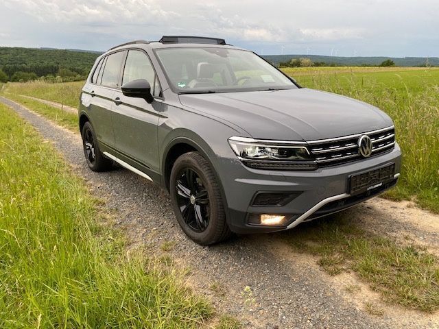 Grau Gebraucht 2019 VW Tiguan SUV | 25.400 € (Fairer Preis) - Bild 1/4
