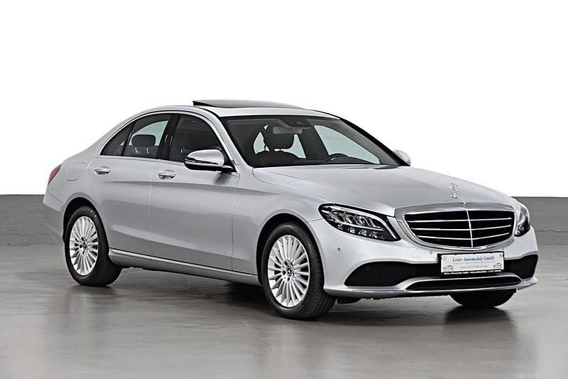 Silber Gebraucht 2018 Mercedes C220 Exclusive Limousine | 26.990 € (Fairer Preis) - Bild 1/4