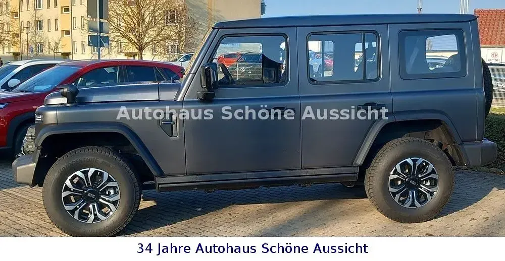 Neu BAW 212 166 PS (122 kW) 2026 Grau SUV