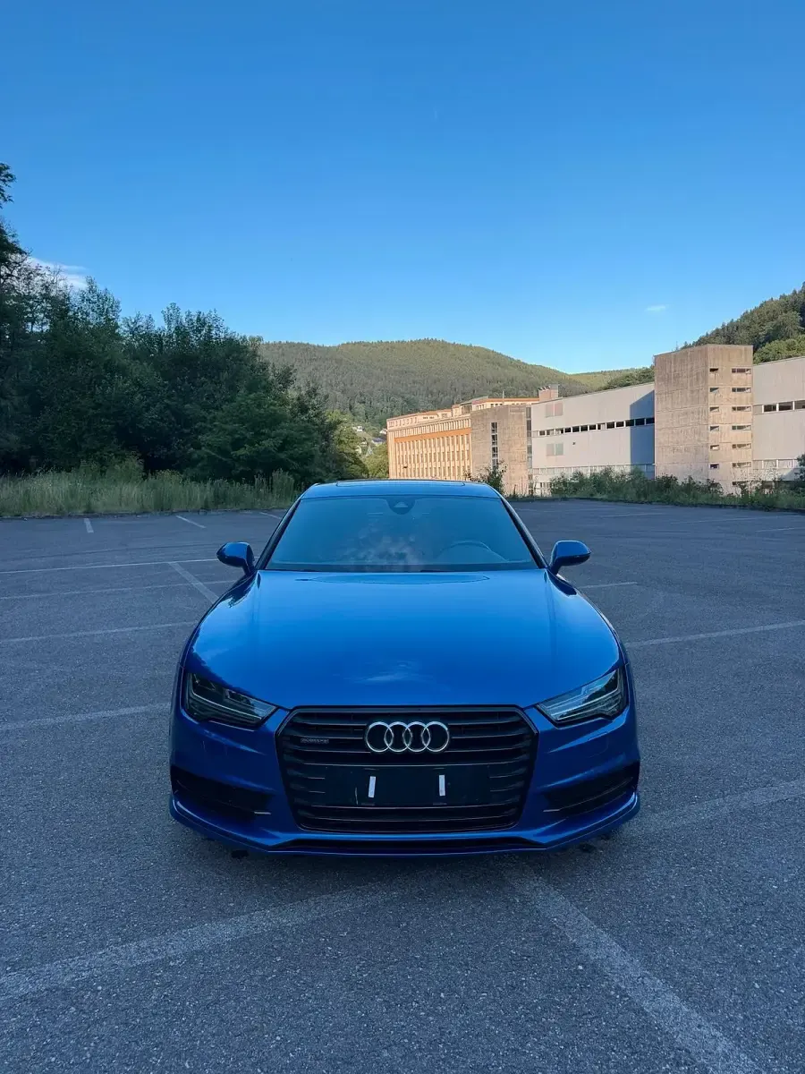 Gebraucht Audi A7 Ambiente 326 PS (239 kW) 2015 Blau Kleinwagen