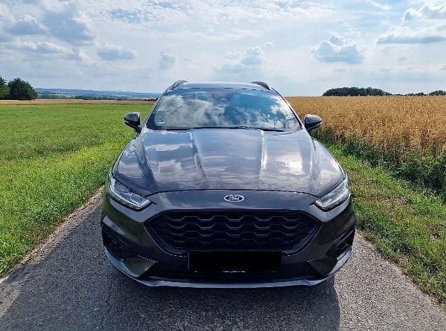 Grau Gebraucht 2021 Ford Mondeo ST-Line Limousine | 23.000 € (Teuer) - Bild 1/4