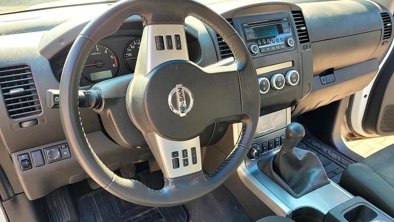 Gebraucht Nissan Navara SE 190 PS (139 kW) 2012 Weiß Pickup