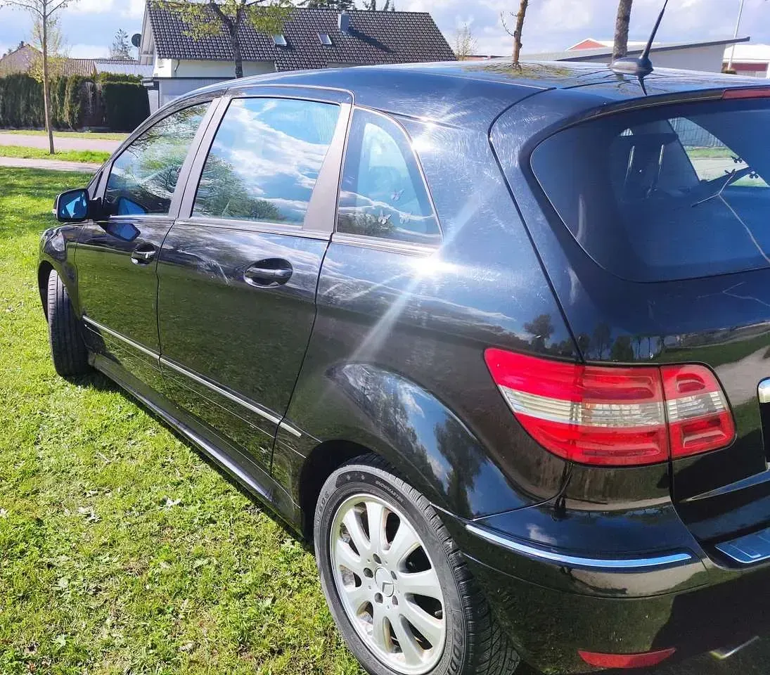Gebraucht Mercedes B160 95 PS (69 kW) 2011 Schwarz Van / Kleinbus