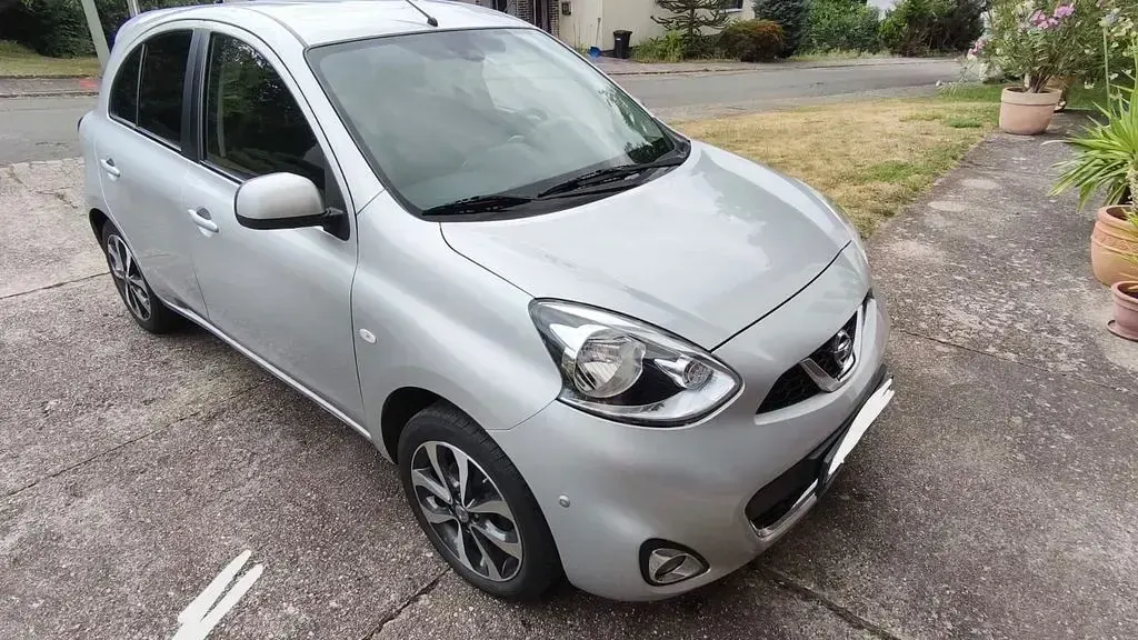 Gebraucht Nissan Micra 98 PS (72 kW) 2015 Silber Kleinwagen