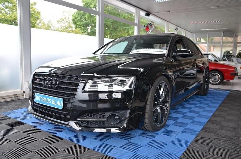 Mythosschwarz metallic Gebraucht 2017 Audi S8 plus Sport Limousine | 42.990 € (Etwas zu teuer) - Bild 1/4