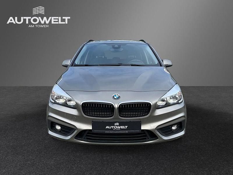 Gebraucht BMW 218 Active Tourer Basis 150 PS (110 kW) 2015 Silber Van / Kleinbus