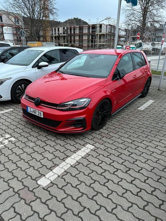 Gebraucht VW Golf VII GTI 245 PS (180 kW) 2018 Rot Limousine