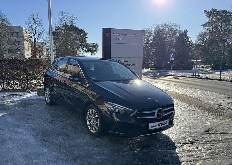 Gebraucht Mercedes B220 Progressive 190 PS (139 kW) 2019 Schwarz Van / Kleinbus