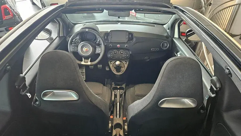 Gebraucht Abarth 595C 165 PS (121 kW) 2023 Gara weiß Cabrio