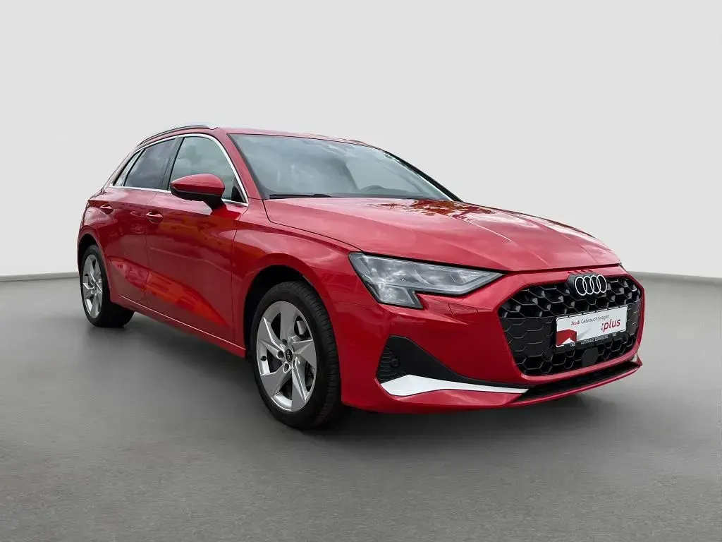 Gebraucht Audi A3 Advanced Plus 150 PS (110 kW) 2025 Progressivrot metallic Limousine