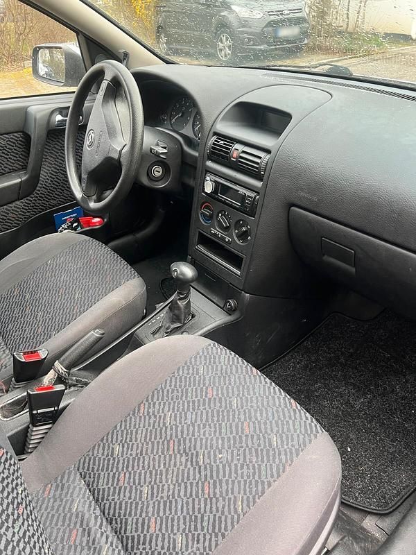 Gebraucht Opel Astra 96 PS (70 kW) 2001 Grau Kleinwagen