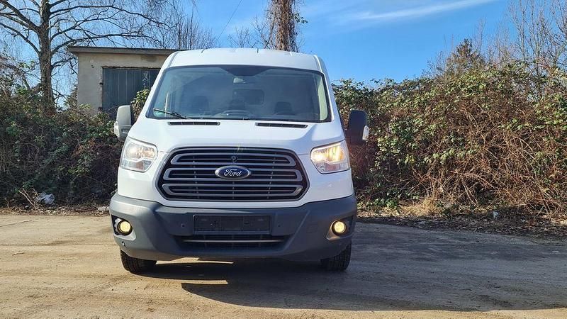 Gebraucht Ford Transit 131 PS (96 kW) 2018 Weiß Van / Kleinbus