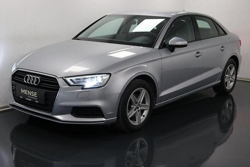 Gebraucht Audi A3 Design 116 PS (85 kW) 2020 Florettsilber Limousine
