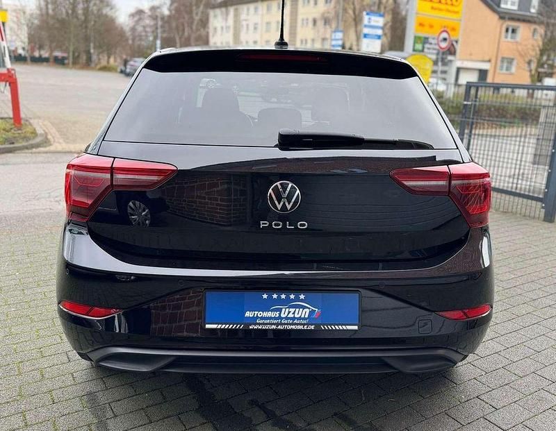 Gebraucht VW Polo Style 95 PS (69 kW) 2022 Deep black perleffekt (metallic) Kleinwagen
