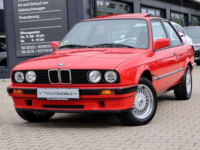 Rot Gebraucht 1990 BMW 316 Coupé | 24.950 € - Bild 1/4