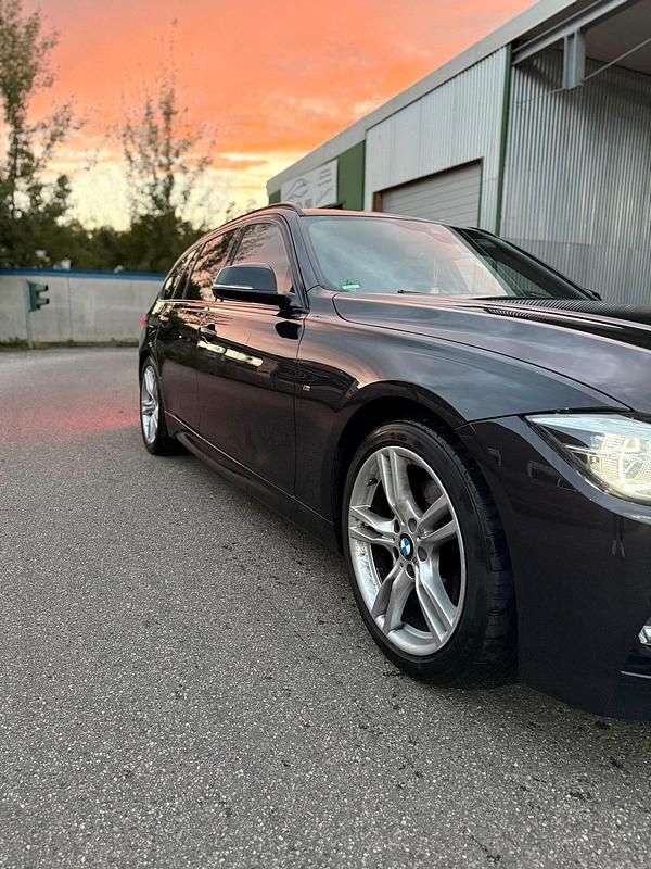 Gebraucht BMW 320 Shadowline 190 PS (139 kW) 2018 Schwarz Kombi