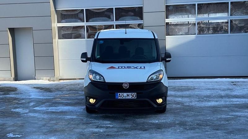 Gebraucht Fiat Doblò 101 PS (74 kW) 2023 Weiß Van / Kleinbus