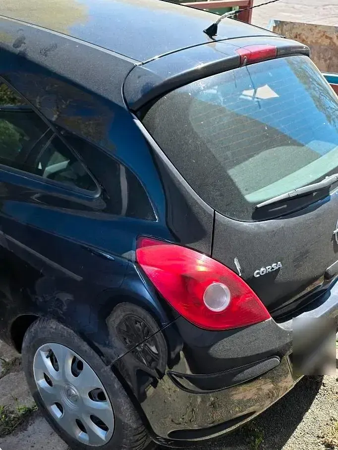 Second-hand Opel Corsa 80 CP (58 kW) 2009 Negru Hatchback
