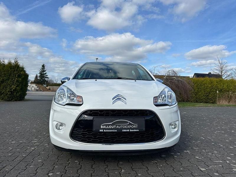 Gebraucht Citroën C3 SELECTION 73 PS (53 kW) 2012 Weiß Limousine