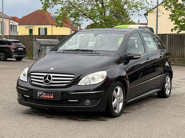 Kosmosschwarz metalliclack Gebraucht 2006 Mercedes B200 Van / Kleinbus | 2.900 € (Fairer Preis) - Bild 1/4