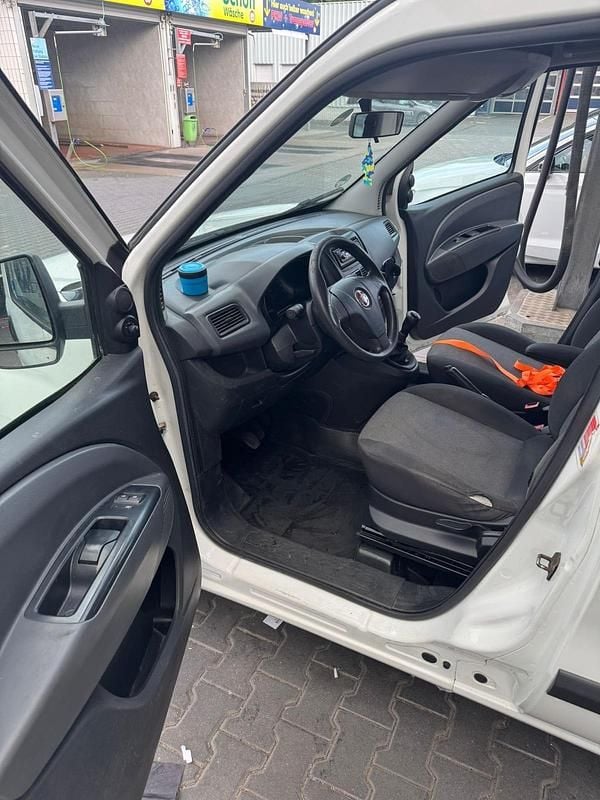 Gebraucht Fiat Doblò 90 PS (66 kW) 2012 Weiß Van / Kleinbus