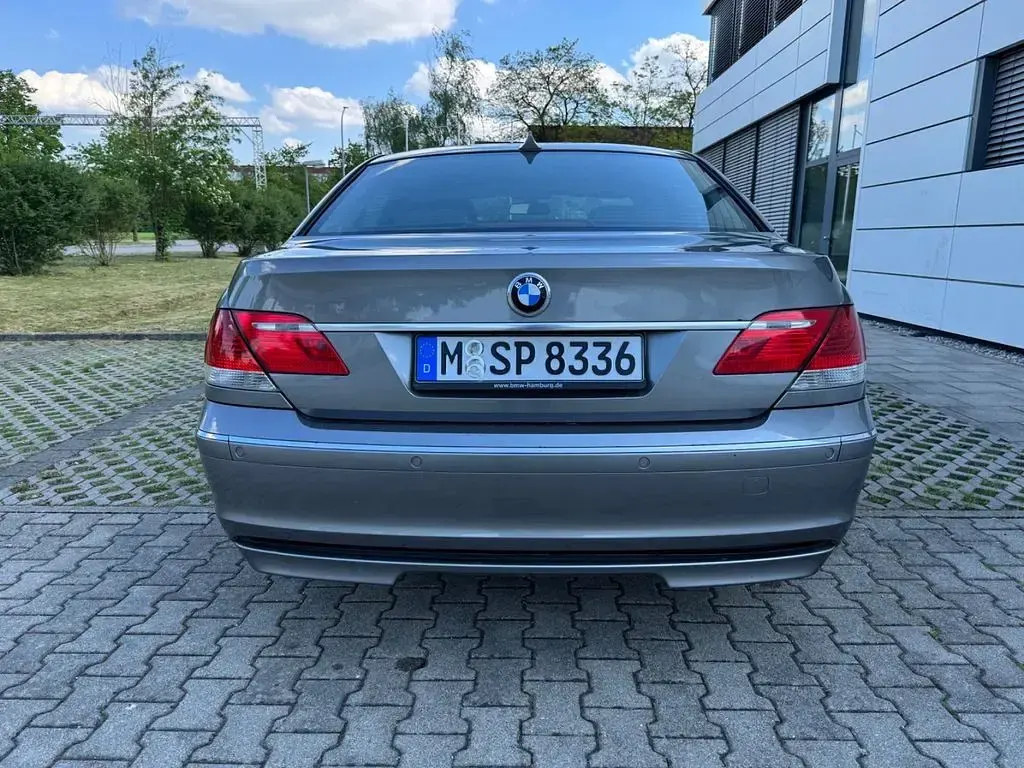 Gebraucht BMW 730 231 PS (169 kW) 2007 Grau Limousine