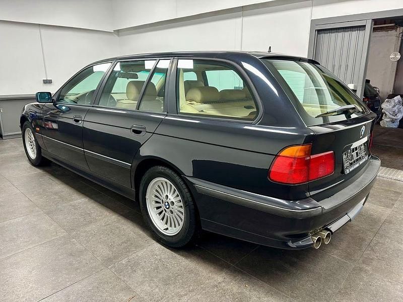 Gebraucht BMW 528 193 PS (141 kW) 1998 Schwarz Kombi