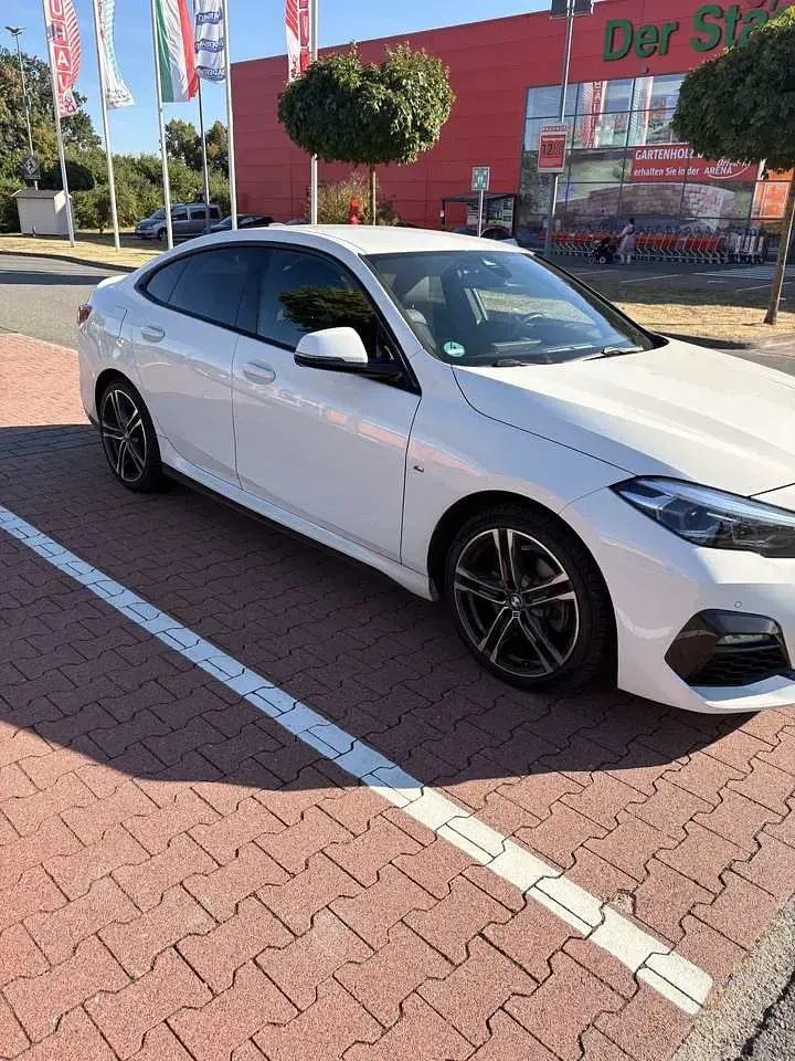 Gebraucht BMW 218 M Sport 136 PS (100 kW) 2021 Weiß Limousine