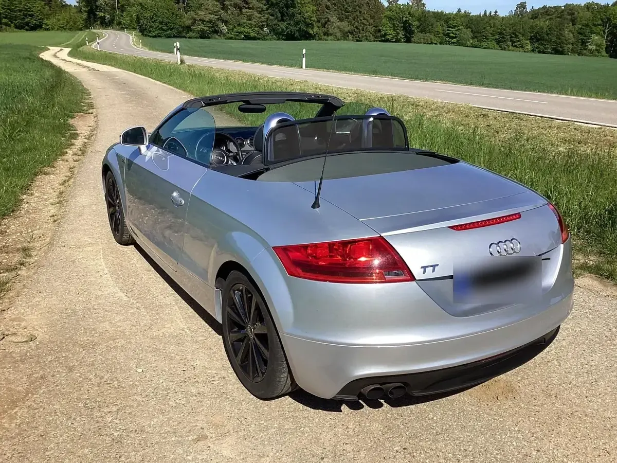 Gebraucht Audi TT Roadster 160 PS (117 kW) 2011 Silber Cabrio