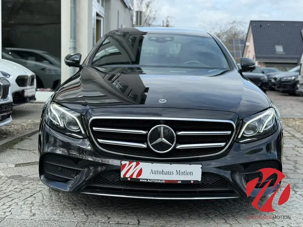 Gebraucht Mercedes E300 AMG 272 PS (200 kW) 2020 Obsidianschwarz  metalliclack Limousine