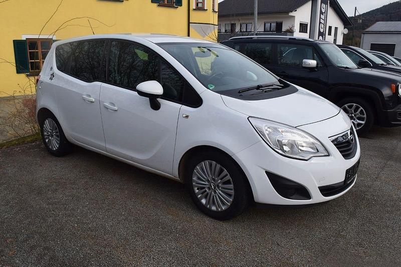 Gebraucht Opel Meriva Design Edition 131 PS (96 kW) 2011 Weiß Van / Kleinbus