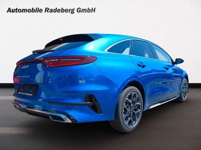 Gebraucht Kia ProCeed 140 PS (102 kW) 2024 (b3l) blue flame met. Kleinwagen