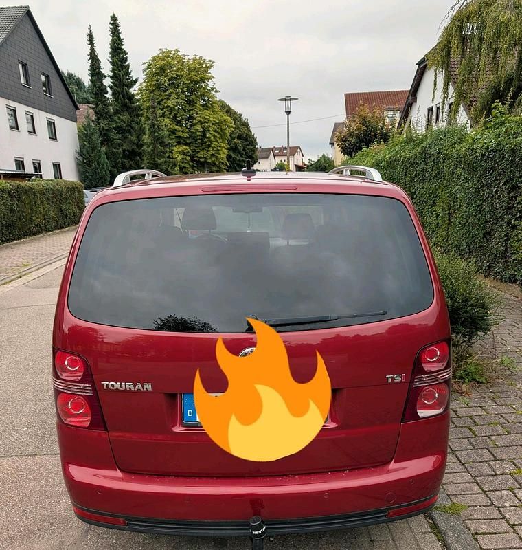 Rot Gebraucht 2007 VW Touran Van / Kleinbus | 7.950 € - Bild 1/4